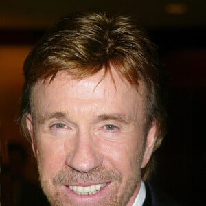 Chuck Norris - Soirée To protect and to serve à Los Angeles, le 10 novembre 2002