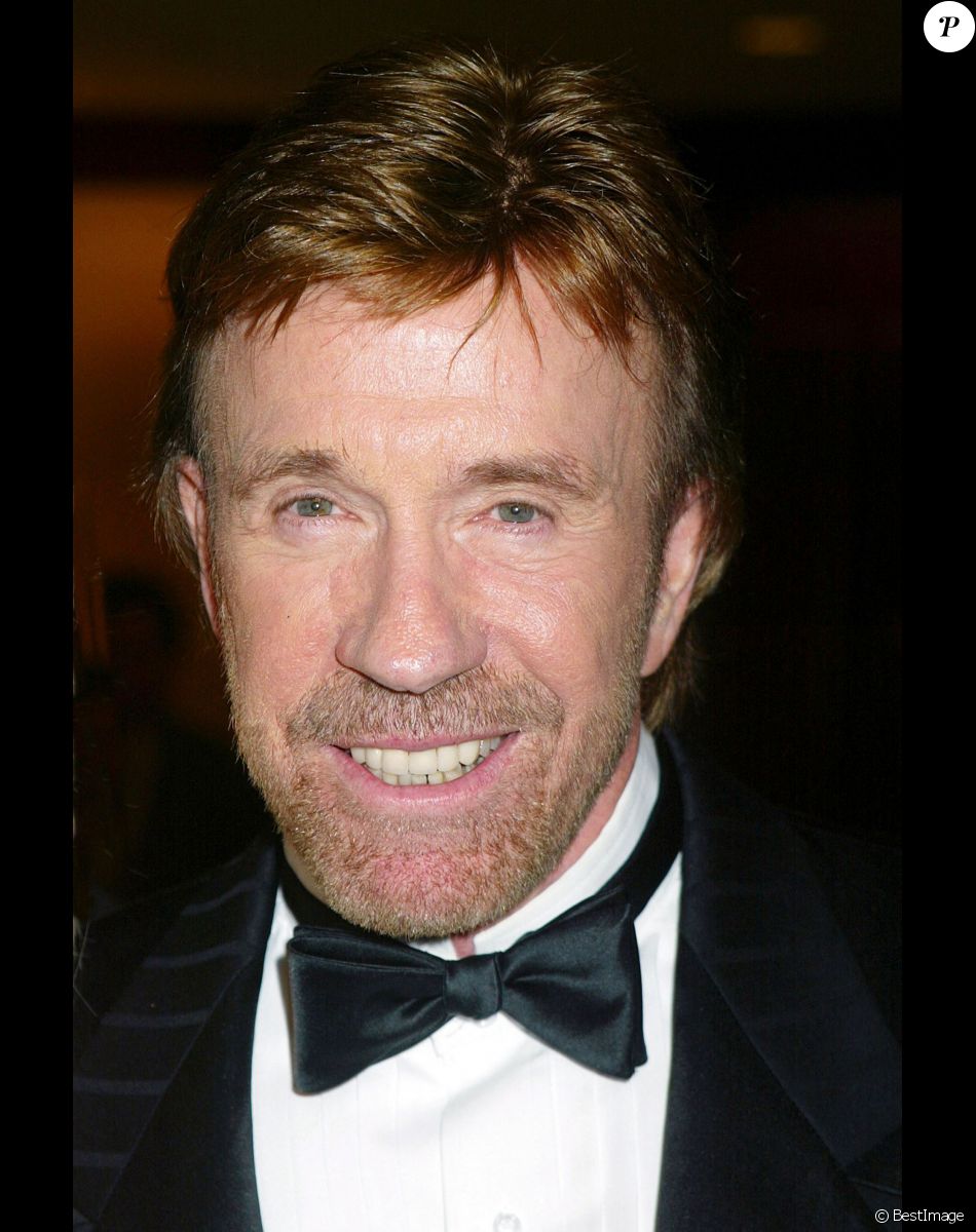 Chuck Norris - Soirée To protect and to serve à Los Angeles, le 10 novembre 2002