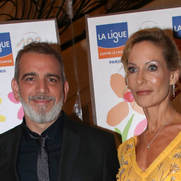 Rebecca Hampton (robe Christophe Guillarmé) et son nouveau compagnon Vincent Azé - 28ème Gala de l'Espoir au profit de la Ligue contre le cancer au théâtre des Champs-Elysées à Paris le 29 Novembre 2022. © Bertrand Rindoff / Bestimage