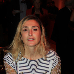 Julie Gayet - 28ème Gala de l'Espoir au profit de la Ligue contre le cancer au théâtre des Champs-Elysées à Paris le 29 Novembre 2022. © Philippe Baldini/ Bestimage