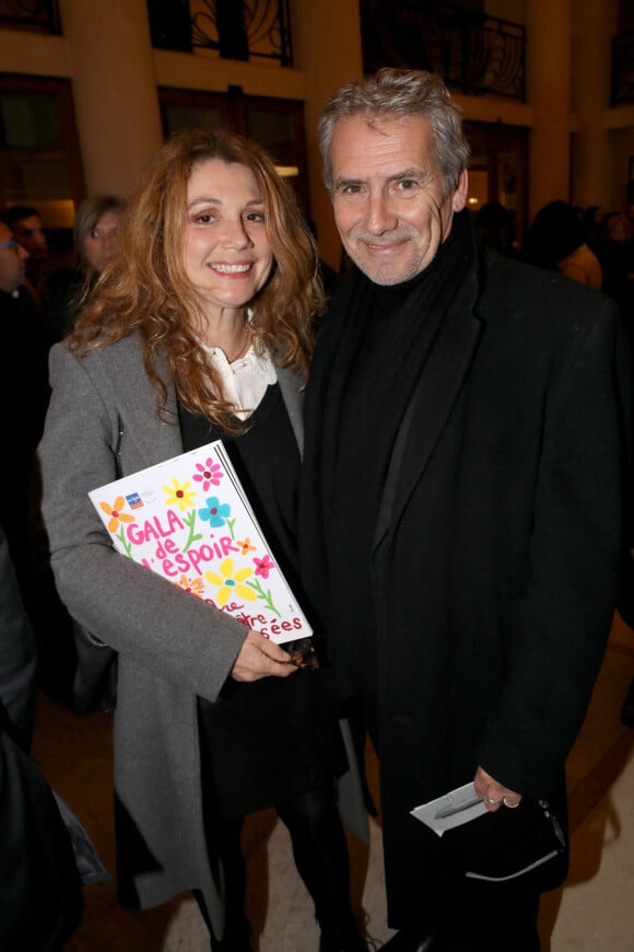 Manuel Gélin et sa femme Juliette Meyniac - 28ème Gala de l'Espoir au profit de la Ligue contre le cancer au théâtre des Champs-Elysées à Paris le 29 Novembre 2022. © Bertrand Rindoff / Bestimage