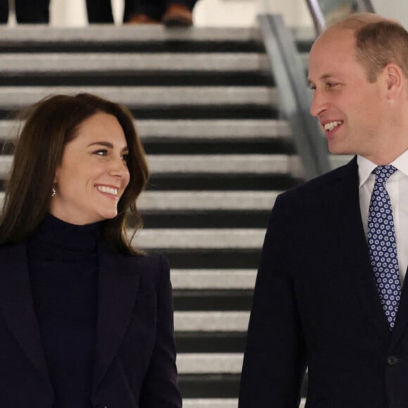 Catherine "Kate" Middleton, princesse de Galles, avec le prince de Galles William - arrivée à l'aéroport de Boston. Le 30 novembre 2022