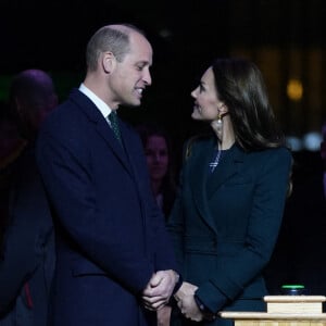 Le prince de Galles William et Catherine "Kate" Middleton, princesse de Galles, lors de l'illumination de l'Hôtel de Ville à l'occasion de la remise du prix "Earthshot Prize Awards" à Boston. Le 30 novembre 2022