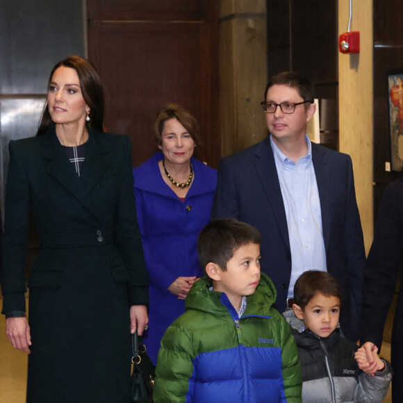 Le prince de Galles William et Catherine "Kate" Middleton, princesse de Galles, lors de l'illumination de l'Hôtel de Ville à l'occasion de la remise du prix "Earthshot Prize Awards" à Boston. Le 30 novembre 2022