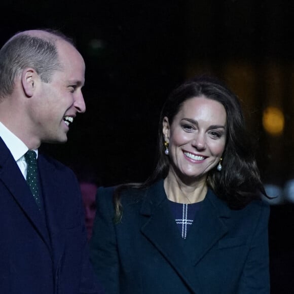 Le prince de Galles William et Catherine "Kate" Middleton, princesse de Galles, lors de l'illumination de l'Hôtel de Ville à l'occasion de la remise du prix "Earthshot Prize Awards" à Boston. Le 30 novembre 2022