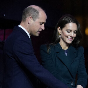 Le prince de Galles William et Catherine "Kate" Middleton, princesse de Galles, lors de l'illumination de l'Hôtel de Ville à l'occasion de la remise du prix "Earthshot Prize Awards" à Boston. Le 30 novembre 2022