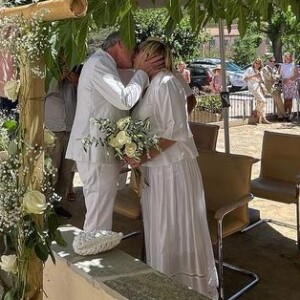 Mariage de Christine Bravo et Stéphane Bachot, en Corse. Photo partagée par un invité du couple sur Instagram.