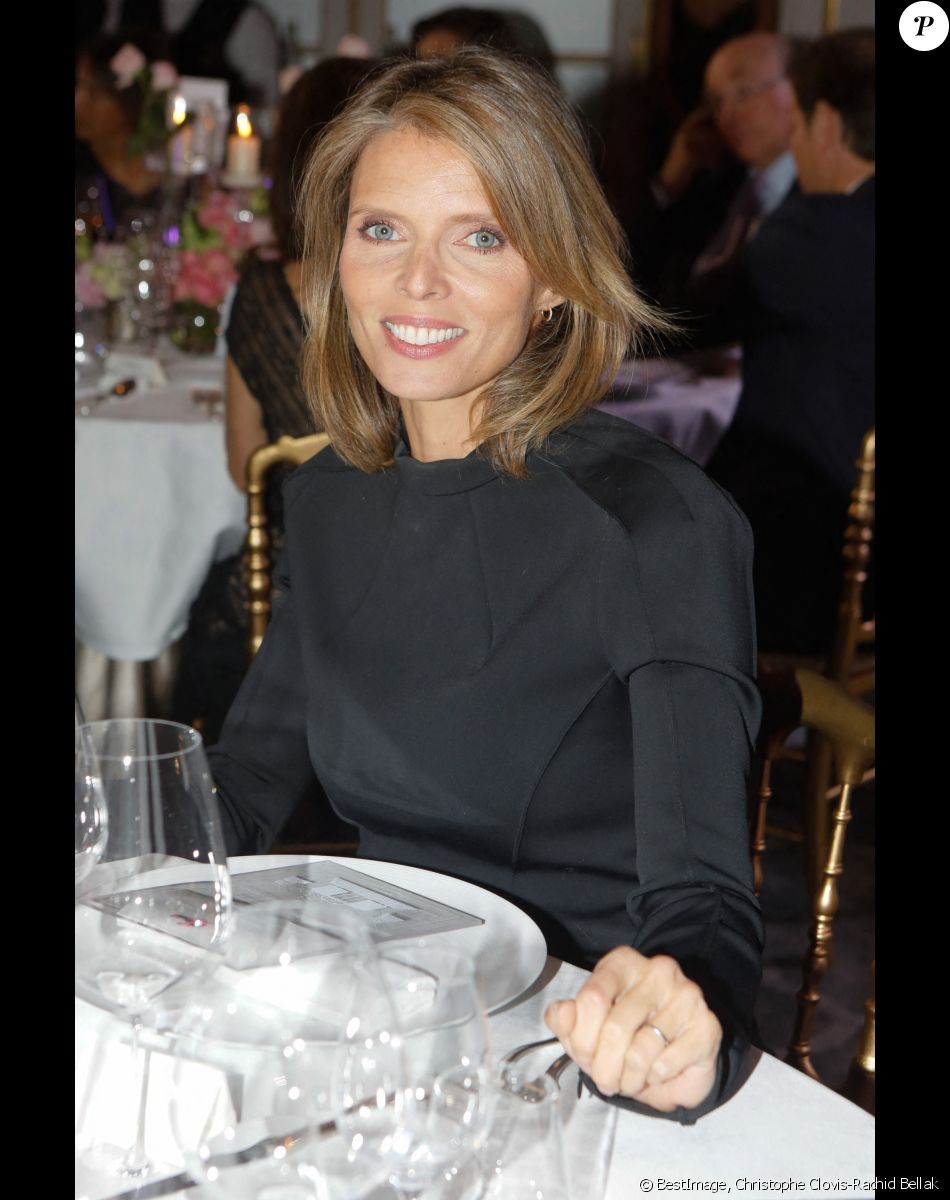 Exclusif - Sylvie Tellier - Hotel Peninsula poursuit son engagement dans la lutte contre le cancer du sein à l'occasion de la campagne annuelle mondiale Octobre Rose avec la soirée de gala au profit de l'association "Europa Donna France". Paris © Christophe Clovis-Rachid Bellak / Bestimage
