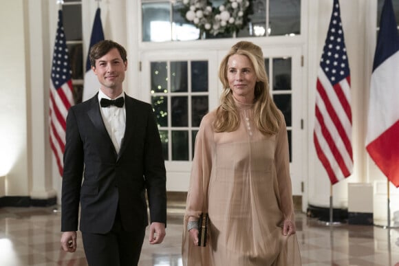 Laurene Powell Jobs, épouse de Steve Jobs, et Reed Jobs, son fils - Dîner d'état en l'honneur de la venue d'Emmanuel et Brigitte Macron à la Maison Blanche, Washington, Etats-Unis, le 1er décembre 2022