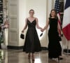 Jennifer Garner (robe Ralph Lauren) et sa fille Violet Affleck (robe Caroline Herrera) - Dîner d'état en l'honneur de la venue d'Emmanuel et Brigitte Macron à la Maison Blanche, Washington, Etats-Unis, le 1er décembre 2022