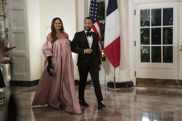 John Legend et Chrissy Teigen - Dîner d'état en l'honneur de la venue d'Emmanuel et Brigitte Macron à la Maison Blanche, Washington, Etats-Unis, le 1er décembre 2022
