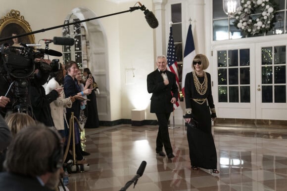 Anna Wintou et Bazmark Luhrmann - Dîner d'état en l'honneur de la venue d'Emmanuel et Brigitte Macron à la Maison Blanche, Washington, Etats-Unis, le 1er décembre 2022