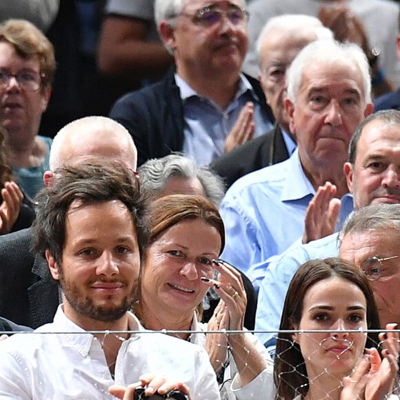 Vianney et sa femme Catherine Robert en tribune lors du tournoi de tennis "Rolex Paris Masters 2022" à Bercy AccorHotels Arena à Paris le 2 novembre 2022. © Veeren/Bestimage