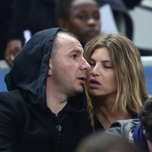 Michaël Youn et sa compagne Isabelle Funaro - People à la finale de la Coupe de la Ligue entre le Psg et Bastia au Stade de France à Saint-Denis le 11 avril 2015. Le psg a remporté le titre sur le score de 4 à 0.