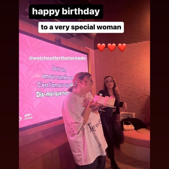 Louane son look improbable, clin d'oeil remarqué : elle fête son anniversaire, séparée de son boyfriend