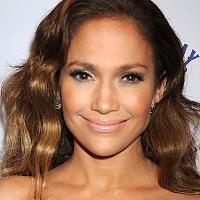 Jennifer Lopez est "hot" d'après... un accro du sexe qu'elle doit soigner !