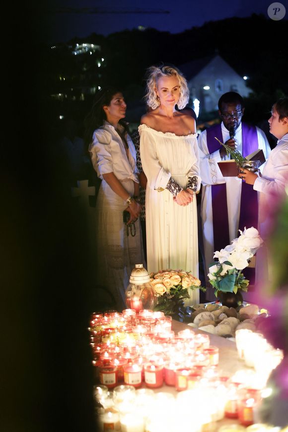 Laeticia Hallyday à la veillée à Saint Barth le 5 décembre 2022