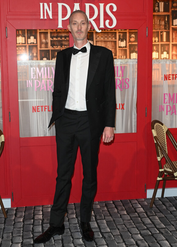 Bruno Gouery - Avant-première de la série Netflix "Emily in Paris", saison 3, au Théâtre des Champs-Elysées à Paris. Le 6 décembre 2022. © Coadic Guirec/Bestimage