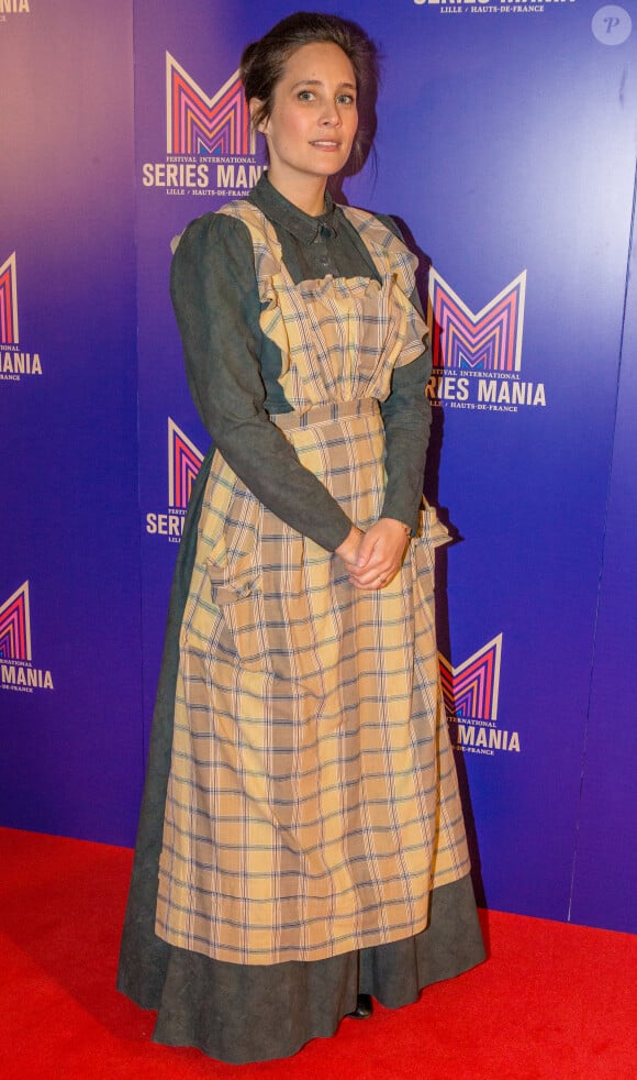 Julie de bona habillée comme dans la série "Le Bazar de la charité" qui est la toute nouvelle série de 8 épisodes de TF1 - Soirée d'ouverture de la 10 ème édition (la 2 ème à Lille) du Festival Series Mania à Lille le 22 Mars 2019. © Stephane Vansteenkiste / Bestimage