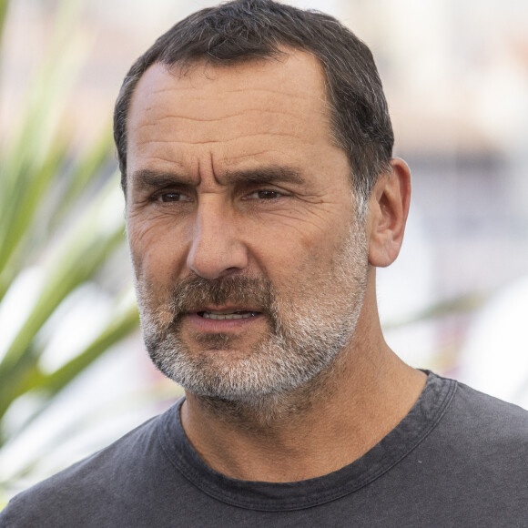Gilles Lellouche - Photocall de "Fumer Fait Tousser (Smoking Causes Coughing)" lors du 75ème Festival International du Film de Cannes, le 21 mai 2022. © Cyril Moreau/Bestimage 