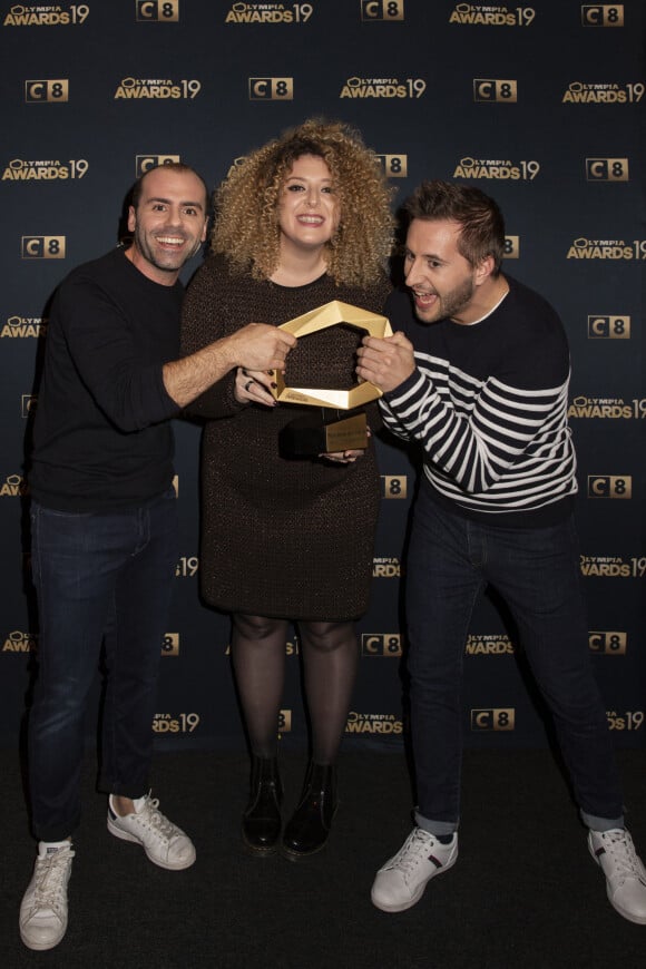 Exclusif - Trois Cafés Gourmands (Mylène Madrias, Sébastien Gourseyrol et Jérémy Pauly - révélation musicale de l'année) dans la press room de la 1ère édition des "Olympia Awards", cérémonie récompensant des artistes de la musique et de l'humour, présentée par A. de Caunes à l'Olympia. Paris, le 11 décembre 2019. © Tribeca-Gorassini/Bestimage