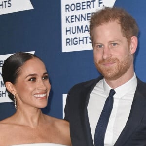 Le prince Harry et Megan Markle au photocall de la soirée de gala "Robert F. Kennedy Human Rights Ripple of Hope 2022" à l'hôtel Hilton de New York City, New York, Etats-Unis, le 6 décembre 2022. 