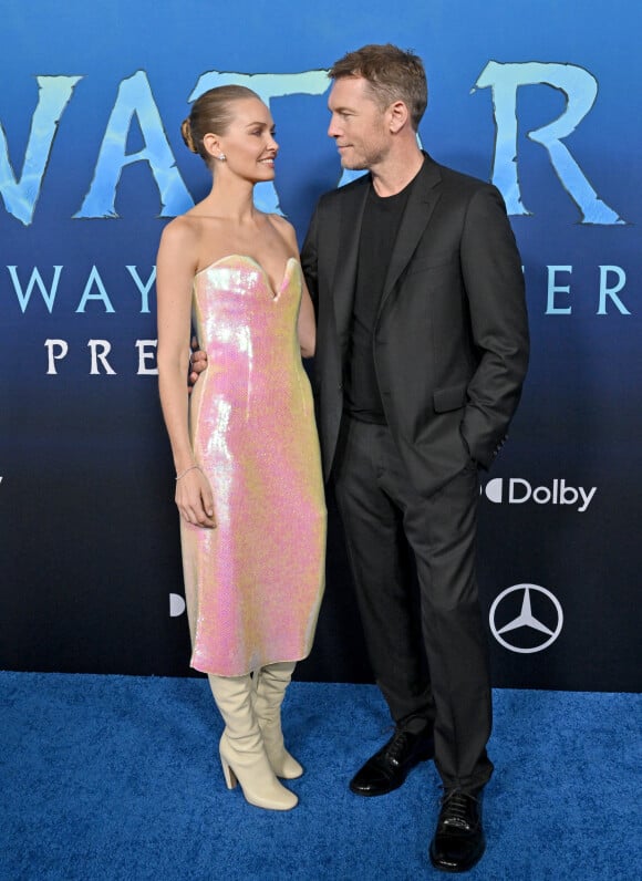 Lara Worthington et son mari Sam Worthington à la première du film "Avatar 2 : La voie de l'eau" de la société de production 20th Century Studios au théâtre Dolby à Hollywood, Los Angeles, Californie, Etats-Unis, le 12 décembre 2022. 