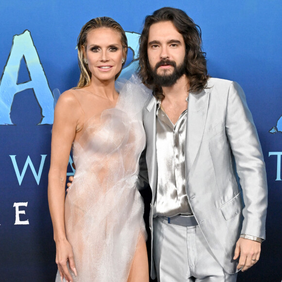 Heidi Klum et son mari Tom Kaulitz à la première du film "Avatar 2 : La voie de l'eau" de la société de production 20th Century Studios au théâtre Dolby à Hollywood, Los Angeles, Californie, Etats-Unis, le 12 décembre 2022. 