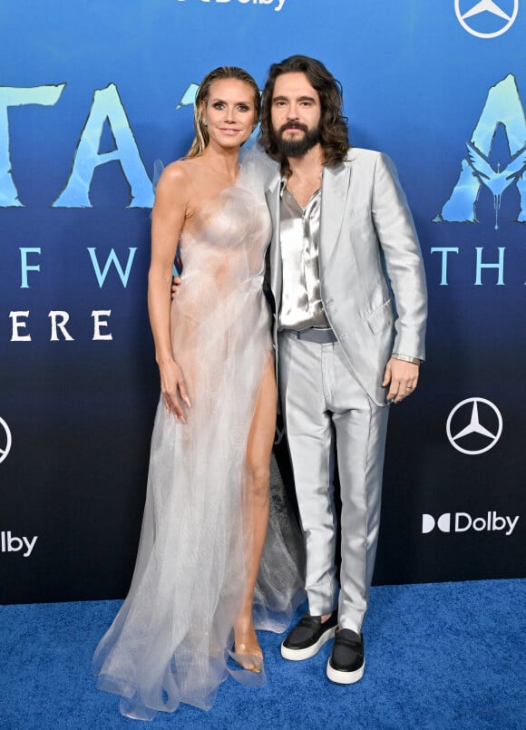 Heidi Klum et son mari Tom Kaulitz à la première du film "Avatar 2 : La voie de l'eau" de la société de production 20th Century Studios au théâtre Dolby à Hollywood, Los Angeles, Californie, Etats-Unis, le 12 décembre 2022. 