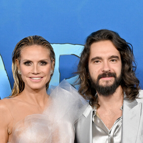 Heidi Klum et son mari Tom Kaulitz à la première du film "Avatar 2 : La voie de l'eau" de la société de production 20th Century Studios au théâtre Dolby à Hollywood, Los Angeles, Californie, Etats-Unis, le 12 décembre 2022. 