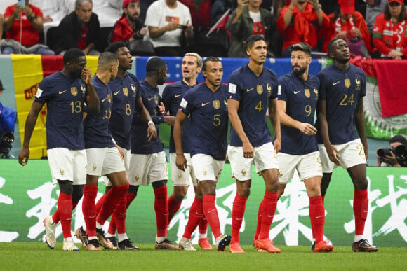 Joie des joueurs de l'équipe de France après le but de Theo Hernandez - Match de demi-finale "France - Maroc" lors de la Coupe du Monde au Qatar. © JB Autissier / Panoramic / Bestimage