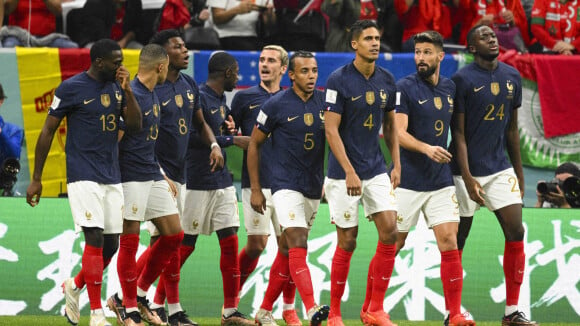 Coupe du monde : Varane avec ses enfants, beau baiser pour Lloris et sa femme, les Bleus fêtent la victoire en famille !