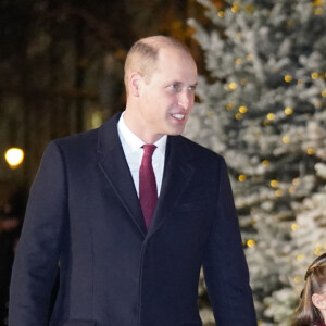 Le prince William, prince de Galles, Catherine (Kate) Middleton, princesse de Galles, et leurs enfants, le prince George de Galles, et la princesse Charlotte de Galles, arrivent pour le "Together at Christmas" Carol Service à l'abbaye de Westminster à Londres, Royaume uni