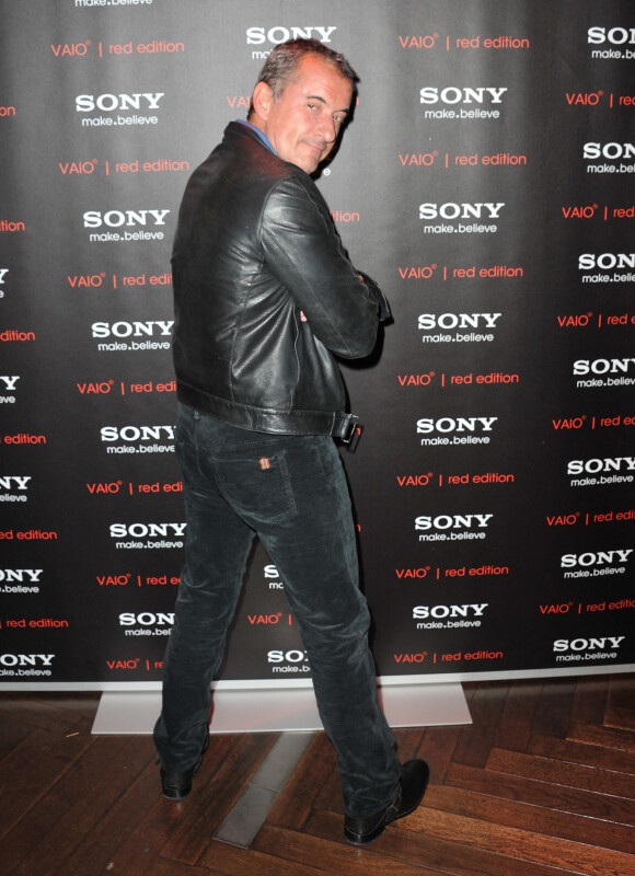 Christophe Dechavanne - Soiree Sony Style à la boutique Sony (39 avenue George V) à Paris le 2 juillet 2013. Sony lance une serie limitee de prestige VAIO®