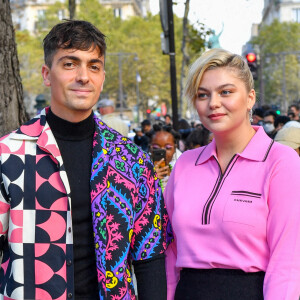 Louane Emera et son compagnon Florian Rossi arrivent au défilé de mode Miu Miu lors de la Fashion Week printemps/été à Paris, France. © Veeren Ramsamy-Christophe Clovis/Bestimage 