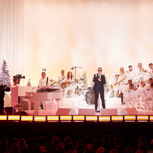 Exclusif - Benjamin Biolay lors de l'enregistrement d'un Grand show de Noël "Christmas Show" imaginé par B.Biolay avec une pléiade d'artistes prestigieux au Casino de Paris, France, le 29 septembre 2022, diffusé sur Canal+, le 21 décembre 2022.. © Cyril Moreau/Bestimage