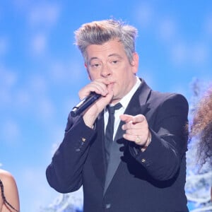 Exclusif - Benjamin Biolay avec le groupe Ibeyi, composé des soeurs jumelles Lisa-Kaindé et Naomi Díaz lors de l'enregistrement d'un Grand show de Noël "Christmas Show" imaginé par B.Biolay avec une pléiade d'artistes prestigieux au Casino de Paris, France, le 29 septembre 2022, diffusé sur Canal+, le 21 décembre 2022.. © Cyril Moreau/Bestimage