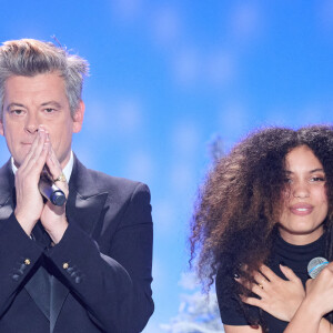 Exclusif - Benjamin Biolay avec le groupe Ibeyi, composé des soeurs jumelles Lisa-Kaindé et Naomi Díaz lors de l'enregistrement d'un Grand show de Noël "Christmas Show" imaginé par B.Biolay avec une pléiade d'artistes prestigieux au Casino de Paris, France, le 29 septembre 2022, diffusé sur Canal+, le 21 décembre 2022.. © Cyril Moreau/Bestimage