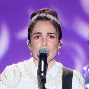 Exclusif - Yael Naïm lors de l'enregistrement d'un Grand show de Noël "Christmas Show" imaginé par B.Biolay avec une pléiade d'artistes prestigieux au Casino de Paris, France, le 29 septembre 2022, diffusé sur Canal+, le 21 décembre 2022.. © Cyril Moreau/Bestimage