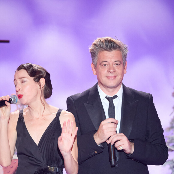 Exclusif - Benjamin Biolay et Jeanne Cherhal lors de l'enregistrement d'un Grand show de Noël "Christmas Show" imaginé par B.Biolay avec une pléiade d'artistes prestigieux au Casino de Paris, France, le 29 septembre 2022, diffusé sur Canal+, le 21 décembre 2022.. © Cyril Moreau/Bestimage