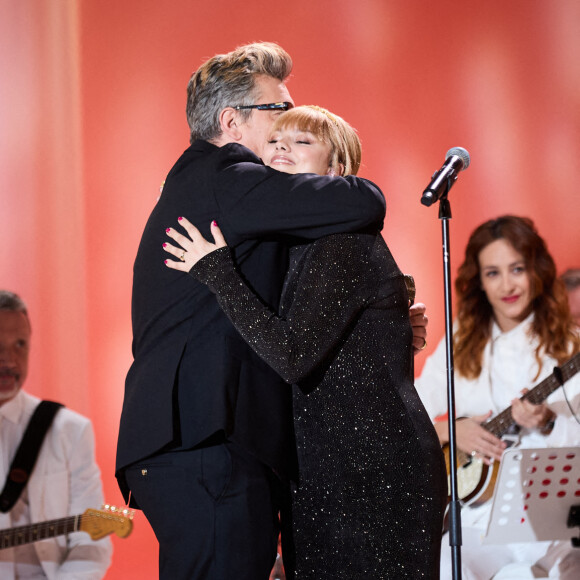 Exclusif - Louane Emera et Benjamin Biolay lors de l'enregistrement d'un Grand show de Noël "Christmas Show" imaginé par B.Biolay avec une pléiade d'artistes prestigieux au Casino de Paris, France, le 29 septembre 2022, diffusé sur Canal+, le 21 décembre 2022.. © Cyril Moreau/Bestimage
