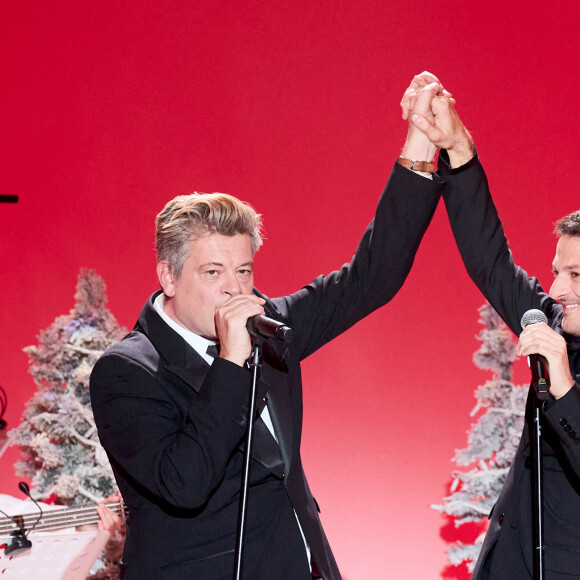 Exclusif - Vincent Dedienne et Benjamin Biolay lors de l'enregistrement d'un Grand show de Noël "Christmas Show" imaginé par B.Biolay avec une pléiade d'artistes prestigieux au Casino de Paris, France, le 29 septembre 2022, diffusé sur Canal+, le 21 décembre 2022.. © Cyril Moreau/Bestimage