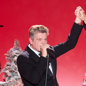Exclusif - Vincent Dedienne et Benjamin Biolay lors de l'enregistrement d'un Grand show de Noël "Christmas Show" imaginé par B.Biolay avec une pléiade d'artistes prestigieux au Casino de Paris, France, le 29 septembre 2022, diffusé sur Canal+, le 21 décembre 2022.. © Cyril Moreau/Bestimage