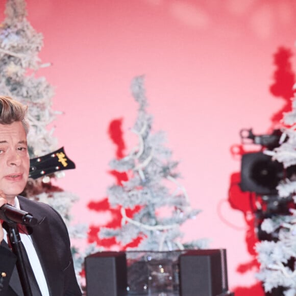 Exclusif - Vincent Dedienne et Benjamin Biolay lors de l'enregistrement d'un Grand show de Noël "Christmas Show" imaginé par B.Biolay avec une pléiade d'artistes prestigieux au Casino de Paris, France, le 29 septembre 2022, diffusé sur Canal+, le 21 décembre 2022.. © Cyril Moreau/Bestimage