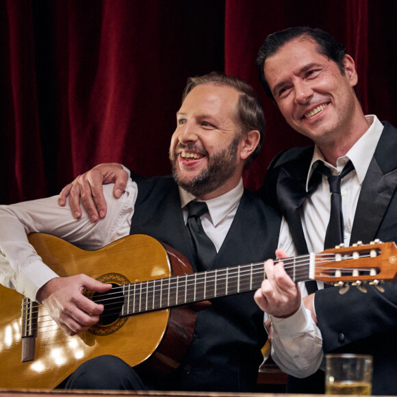 Exclusif - Melvil Poupaud et Jean-Charles Clichet lors de l'enregistrement d'un Grand show de Noël "Christmas Show" imaginé par B.Biolay avec une pléiade d'artistes prestigieux au Casino de Paris, France, le 29 septembre 2022, diffusé sur Canal+, le 21 décembre 2022.. © Cyril Moreau/Bestimage