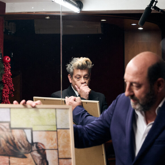 Exclusif - Benjamin Biolay et Kad Merad lors de l'enregistrement d'un Grand show de Noël "Christmas Show" imaginé par B.Biolay avec une pléiade d'artistes prestigieux au Casino de Paris, France, le 28 septembre 2022, diffusé sur Canal+, le 21 décembre 2022. © Cyril Moreau/Bestimage