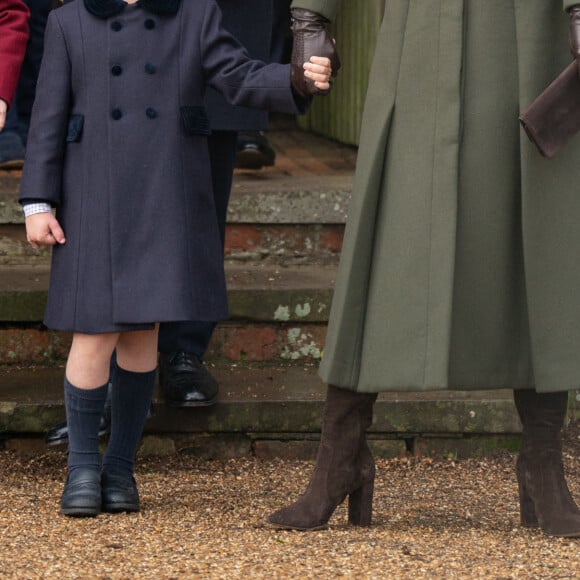 - La famille royale d'Angleterre assiste au service religieux de Noël à l'église St Mary Magdalene à Sandringham, Norfolk le 25 décembre 2022. 