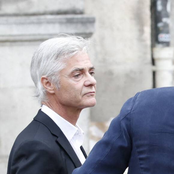 Cyril Viguier, Alain Delon et son fils Anthony - Obsèques de Jean-Paul Belmondo en en l'église Saint-Germain-des-Prés, à Paris le 10 septembre 2021. © Cyril Moreau / Bestimage 