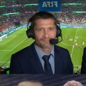 Bixente Lizarazu et Grégoire Margotton face à une situation inédite sur TF1, lors de la diffusion de Tunisie-France pendant la Coupe du monde 2022.