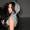 Kim Kardashian lors du défilé de mode de sa ligne pour la marque BEBE lors de la Fashion Week new-yorkaise le 16 février 2010
